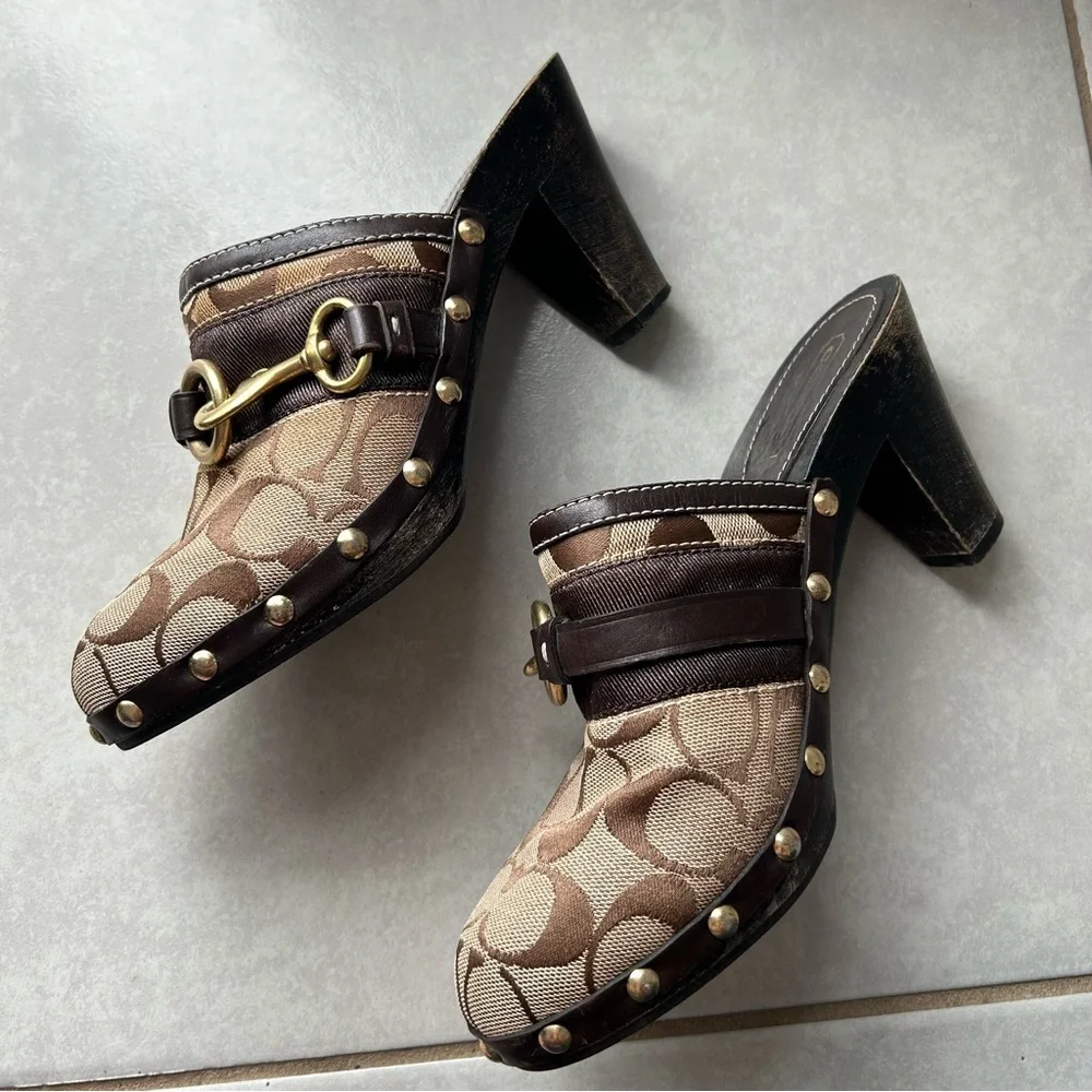 Coach clogs Size 7.5 - Picture 5 of 13